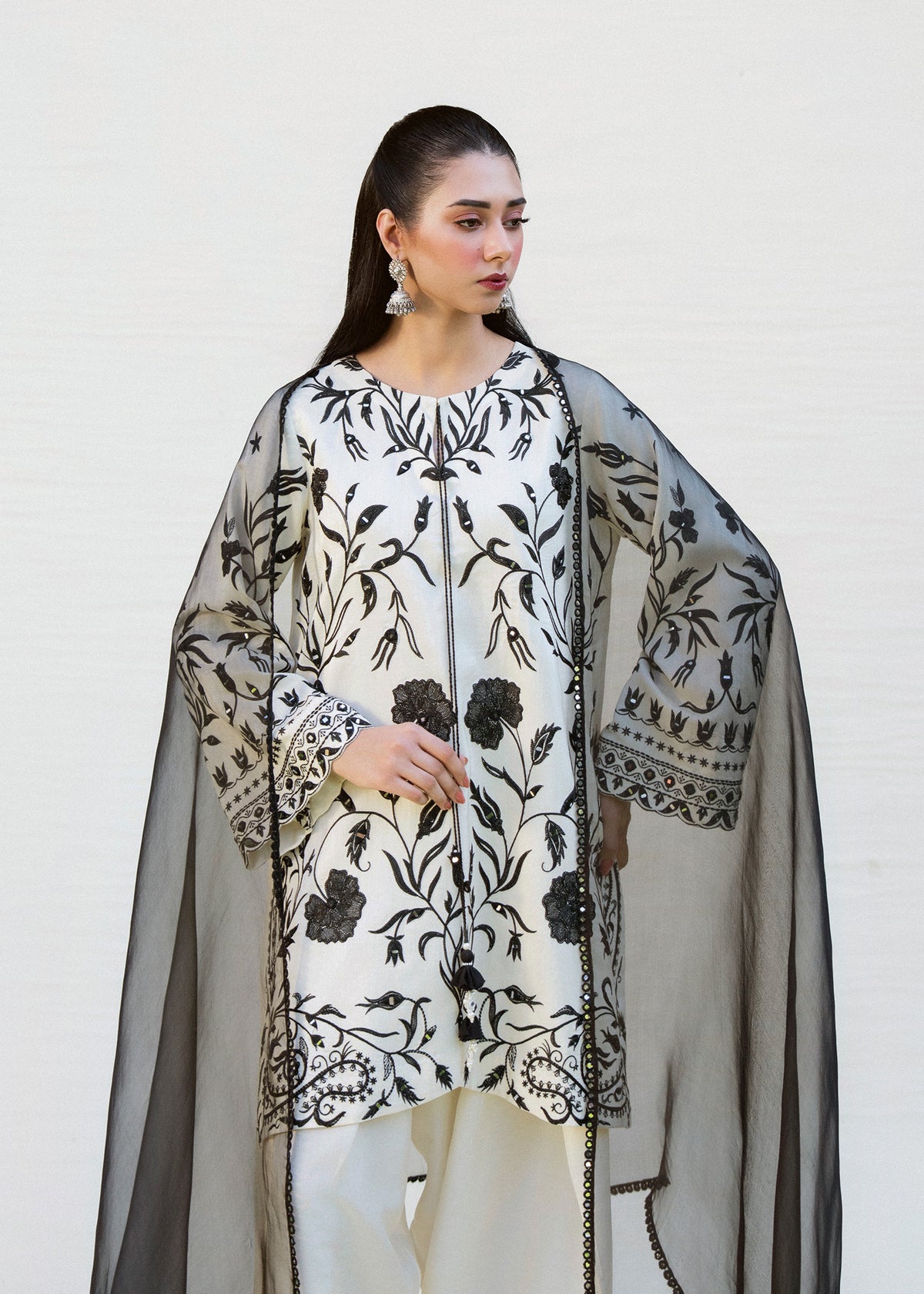 Ivory Noir