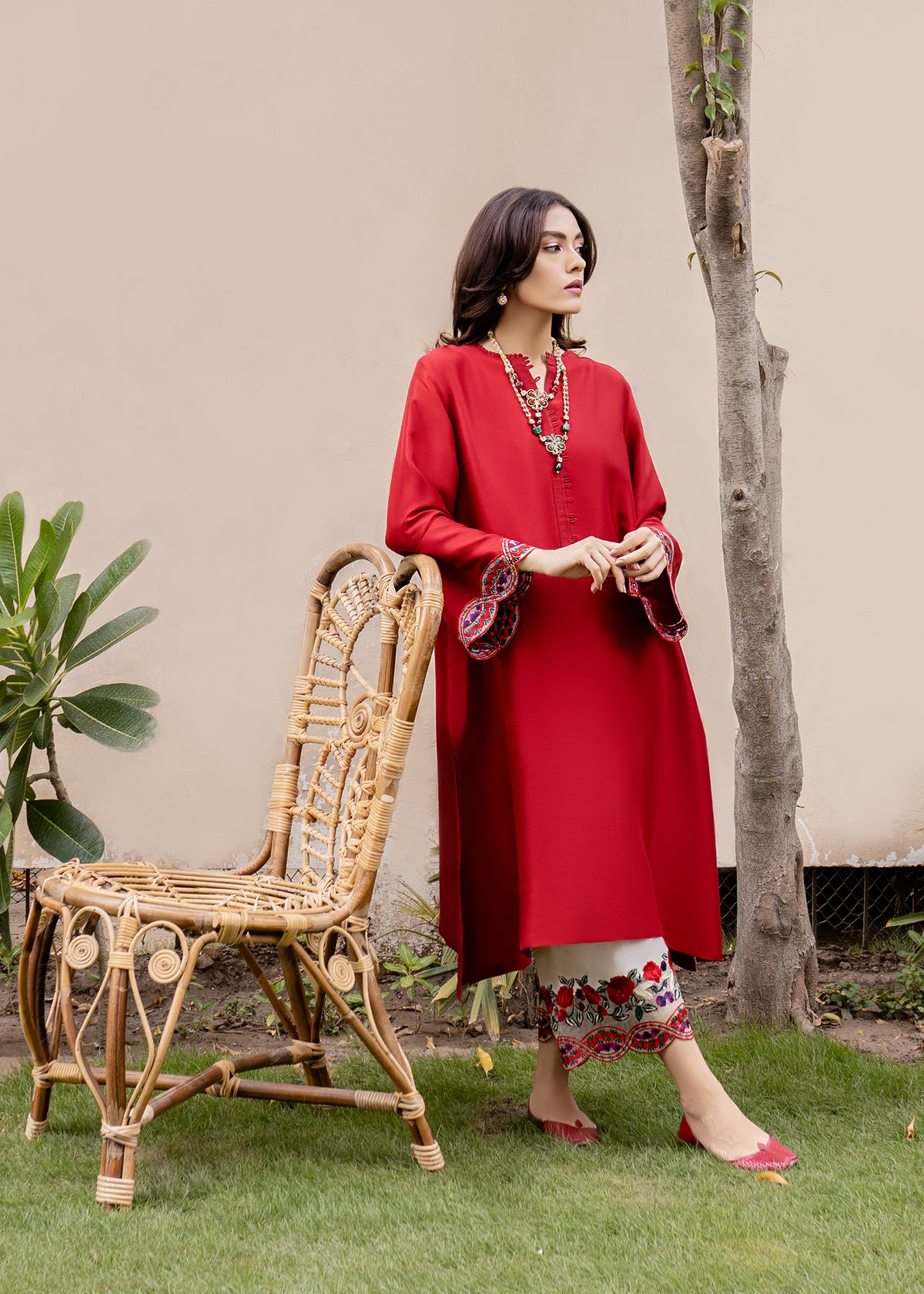 Rose Garden by Sadaf Fawad Khan — side view | SFK Formal