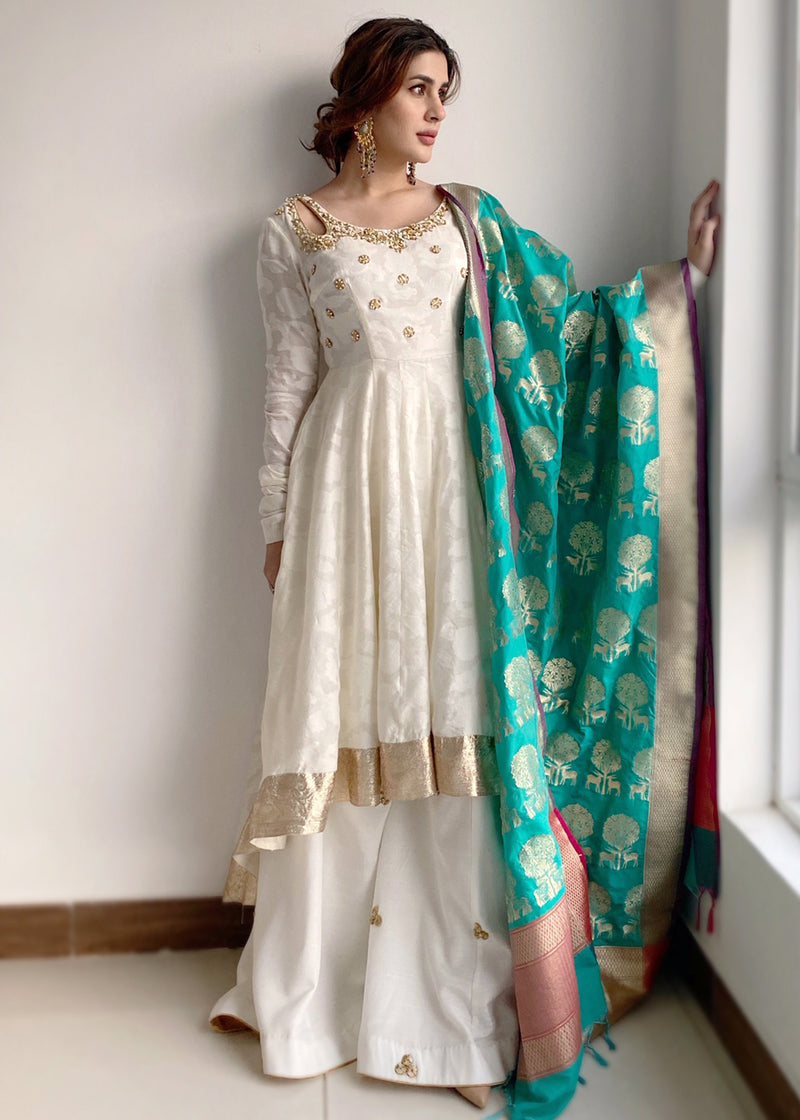 Turquoise Daisy by Sadaf Fawad Khan — detail view | SFK Formal
